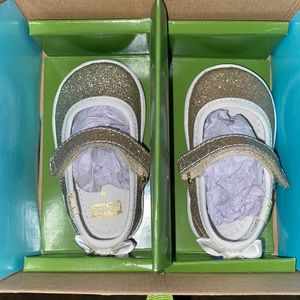 Size 1 (0-3month)baby girl dress shoe from stride
